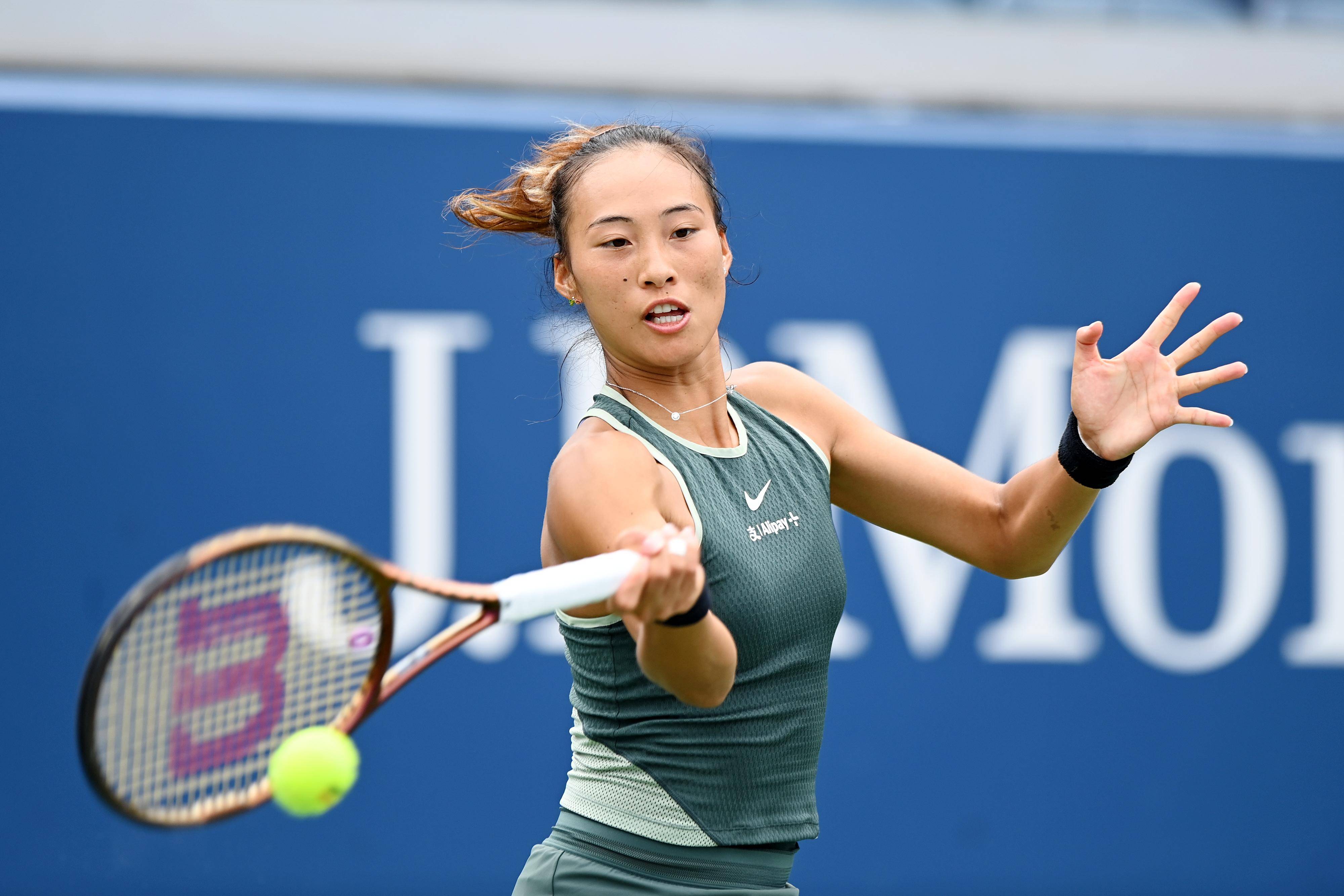 包括酒店 包括酒店